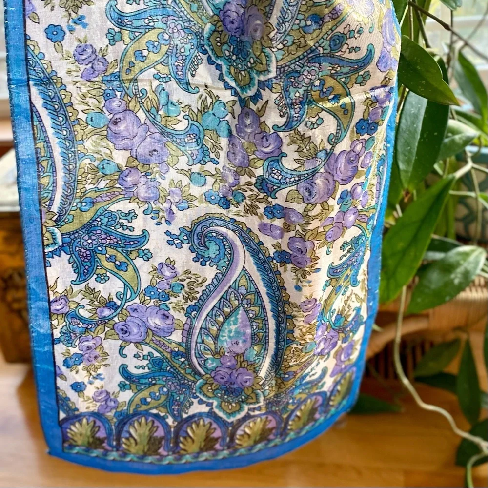 SOLD 🍾 Vntg Oscar de la Renta Metallic Gold Lame Paisley Scarf - Picture 7 of 13